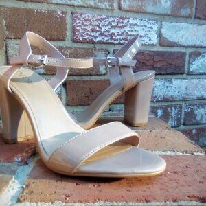 ABOUND Nude Patent Leather Size 8 NWOT 4" Heel. Buckle Strap.